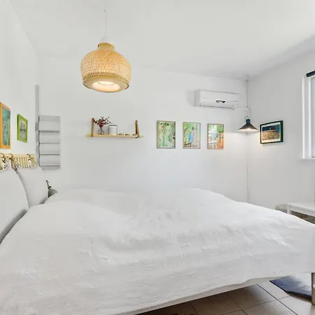 Beautiful In With Kitchen *