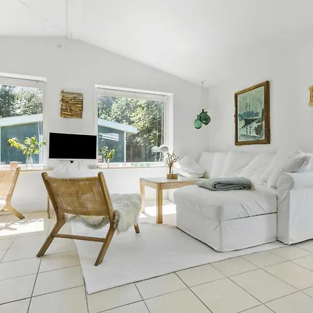 Beautiful In With Kitchen Holiday home *